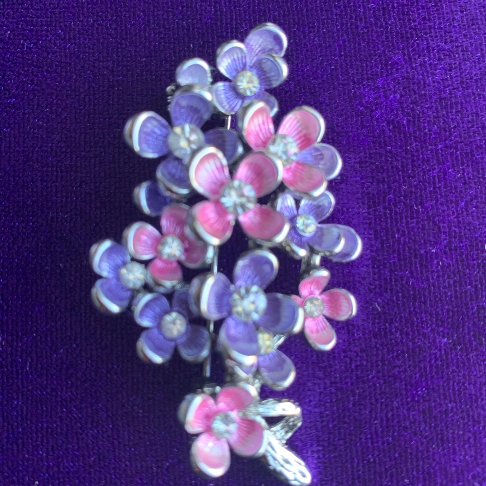 Floral Bouquet Brooch - Picture 7 of 8